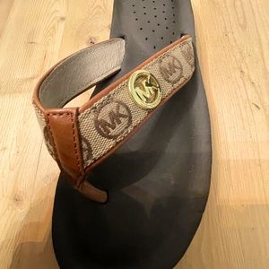 Michael Kors Brown Leather/Fabric Logo Flip Flop Sandals SZ 8